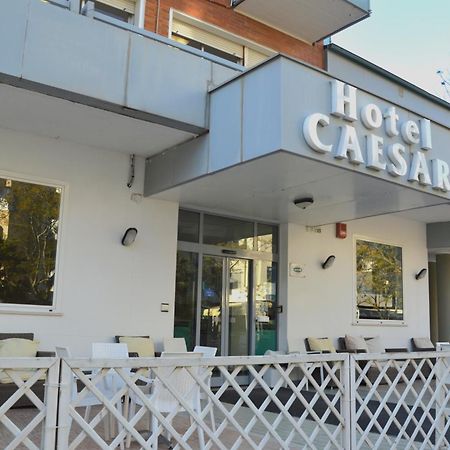 Hotel Caesar Pesaro Luaran gambar