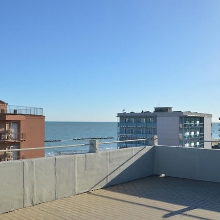 Hotel Caesar Pesaro Luaran gambar
