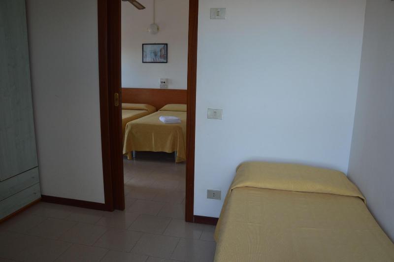 Hotel Caesar Pesaro Luaran gambar