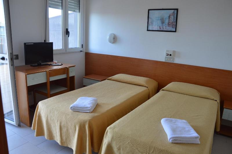 Hotel Caesar Pesaro Luaran gambar