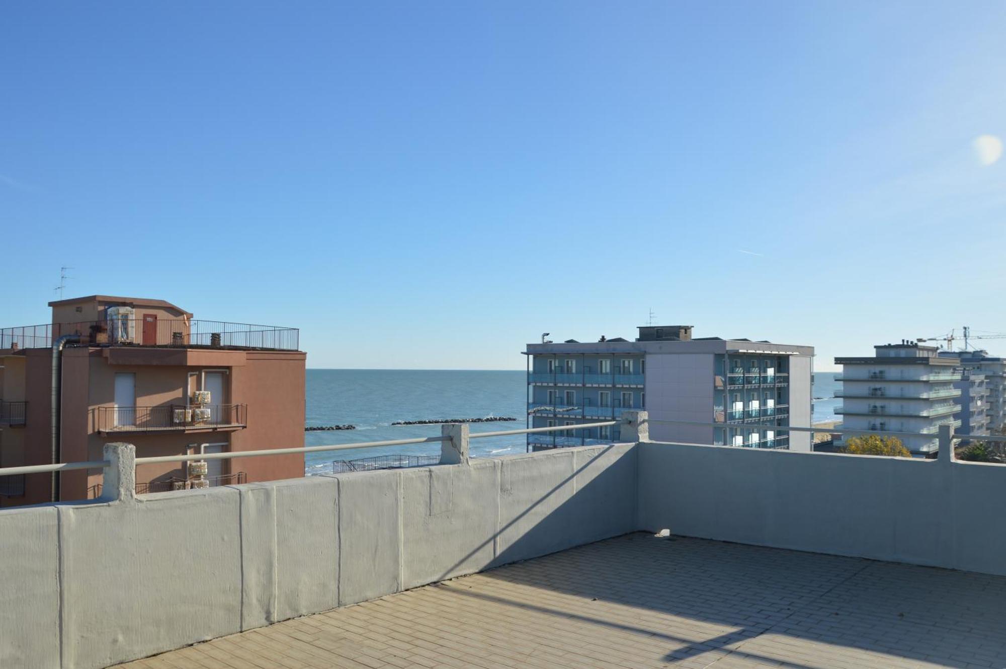 Hotel Caesar Pesaro Luaran gambar